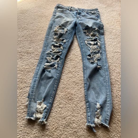 Woman’s American Eagle next level stretch ripped jeans - Picture 2 of 14